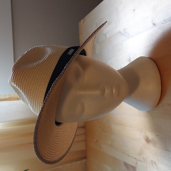 Coal Brand Off White Summer Hat Made of 100% Paper - Picture 5 of 8